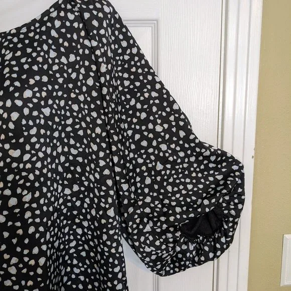 Umgee Black Satin Animal Print 3/4 Bubble Sleeve Hi-Lo Tunic Top - size L NWT - Picture 5 of 9